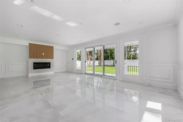 $2,199,999 | 15 Southwick Court North, Plainview, NY 11803