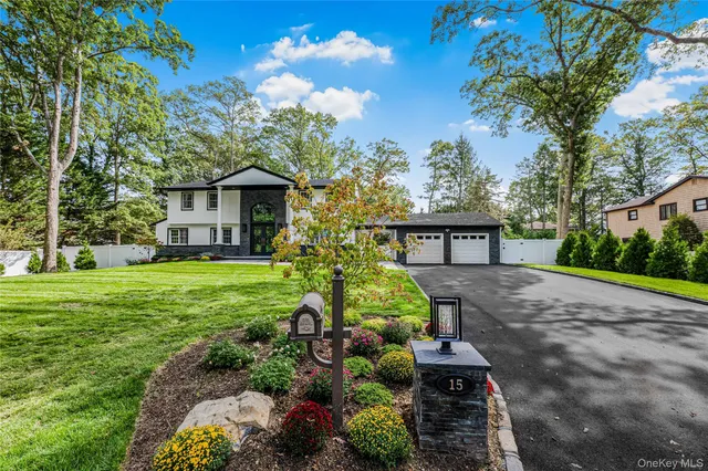 $2,199,999 | 15 Southwick Court North, Plainview, NY 11803