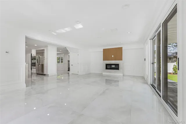 $2,199,999 | 15 Southwick Court North, Plainview, NY 11803