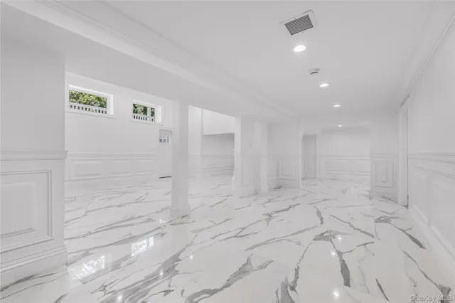 $2,199,999 | 15 Southwick Court North, Plainview, NY 11803