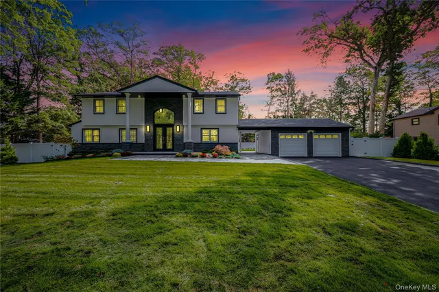 $2,199,999 | 15 Southwick Court North, Plainview, NY 11803