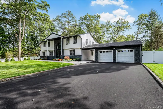 $2,199,999 | 15 Southwick Court North, Plainview, NY 11803