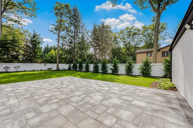 $2,199,999 | 15 Southwick Court North, Plainview, NY 11803