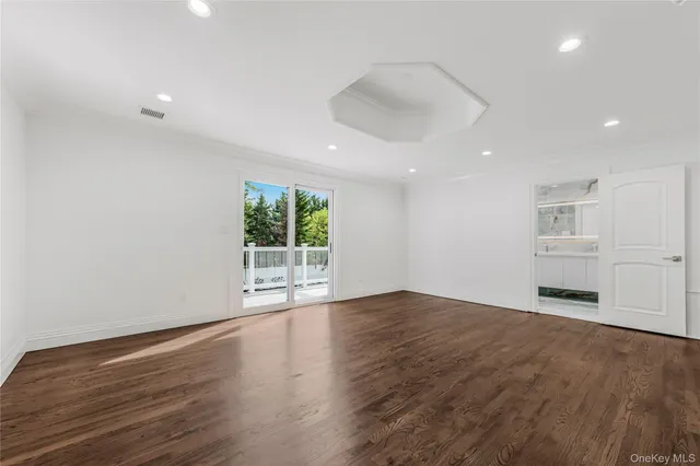 $2,199,999 | 15 Southwick Court North, Plainview, NY 11803