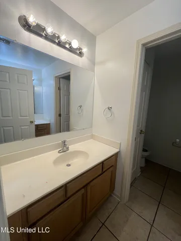 $1,350 | 6156 East Madison Street, Bay St. Louis, MS 39520