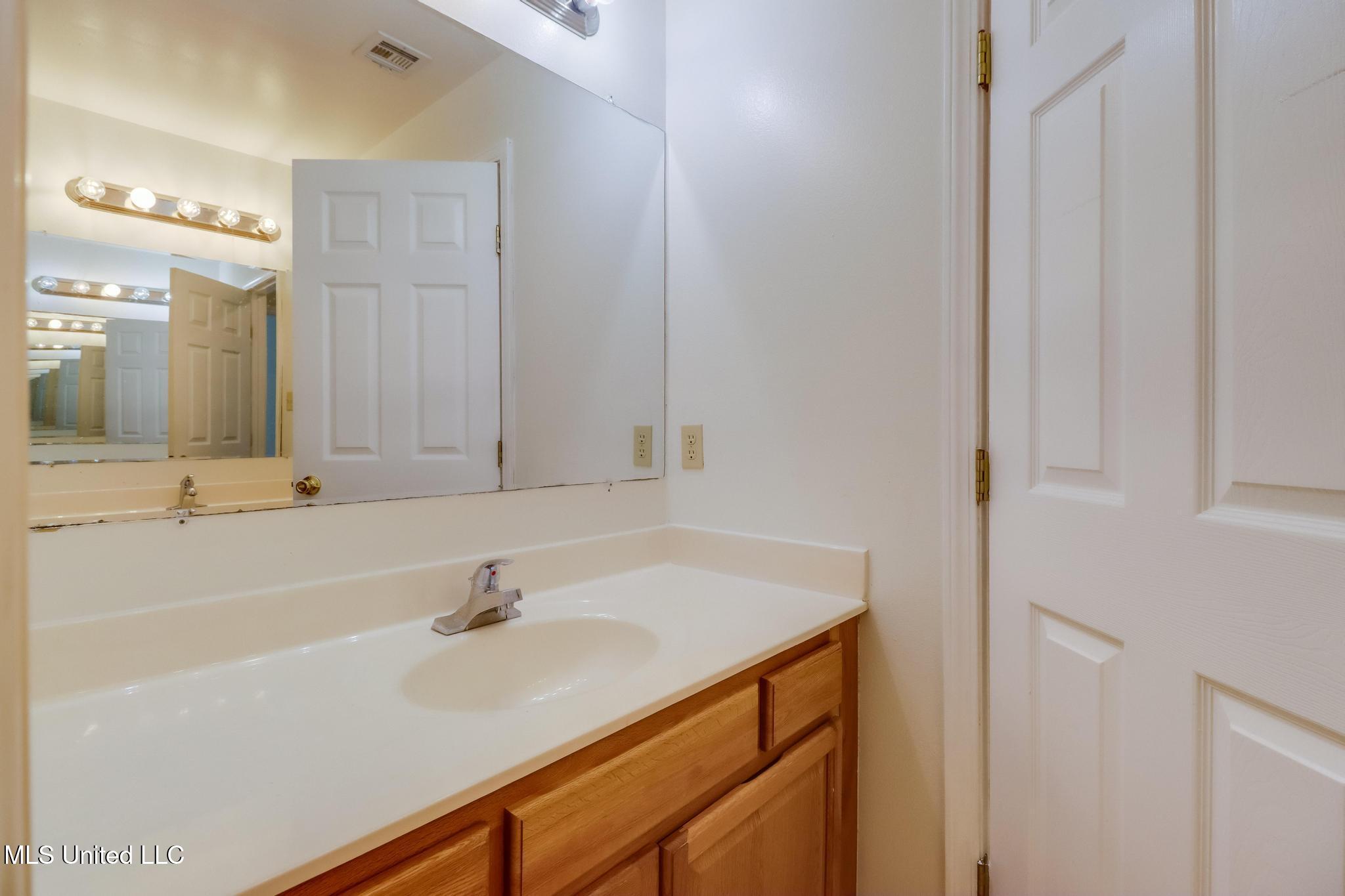 6156 East Madison Street Bay St. Louis, MS 39520 - Photo 17 of 24 IMG_7747