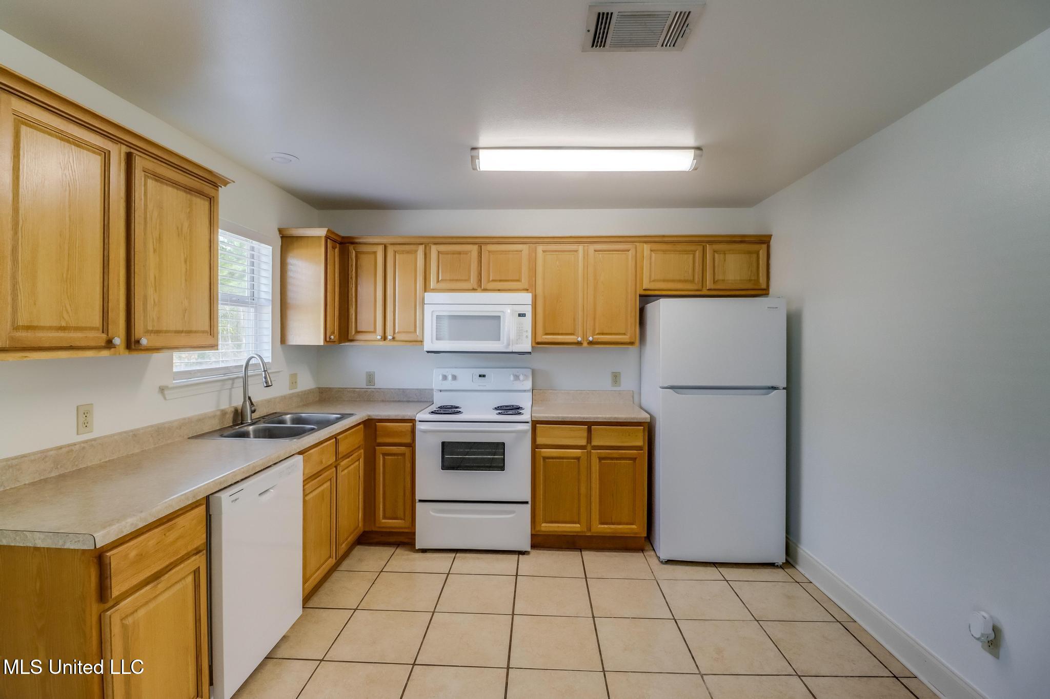 6156 East Madison Street Bay St. Louis, MS 39520 - Photo 9 of 24 IMG_7711