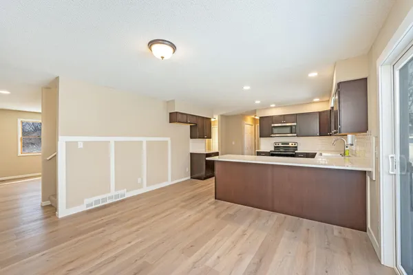 $214,000 | 607 North Sailor Street, Blue Earth, MN 56013