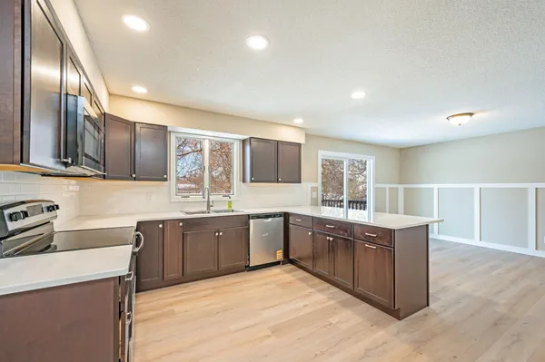 $214,000 | 607 North Sailor Street, Blue Earth, MN 56013