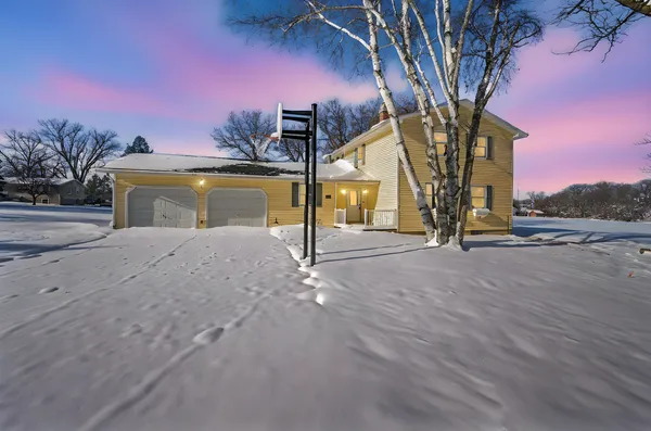 $214,000 | 607 North Sailor Street, Blue Earth, MN 56013
