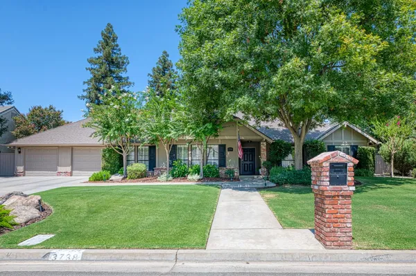 $885,000 | 3738 West Minarets Avenue, Fresno, CA 93711