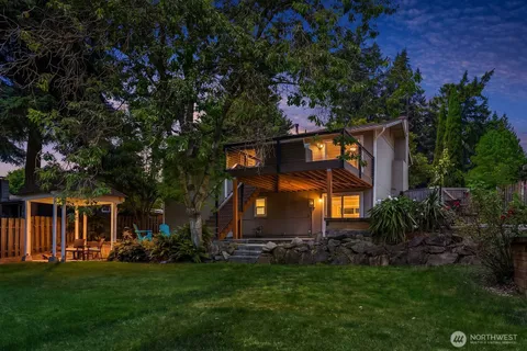 $998,000 | 13426 121st Avenue Northeast, Kirkland, WA 98034