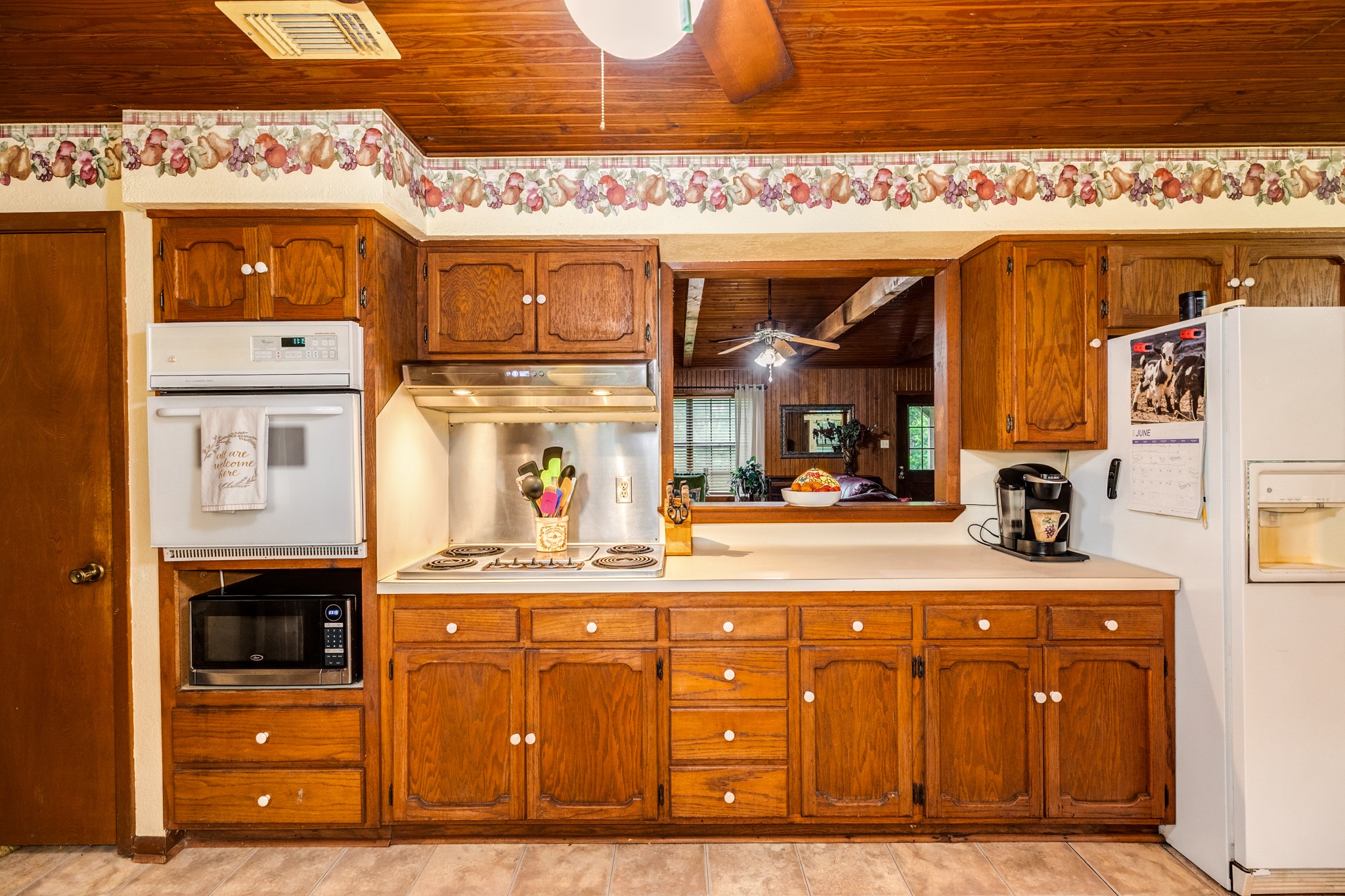 4821 County Road 288 Angleton, TX 77515 - Photo 18 of 35 a picture of a bathroom with mirror and sink