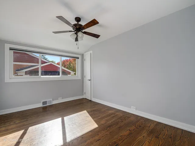 $699,900 | 7225 East Prairie Road, Lincolnwood, IL 60712