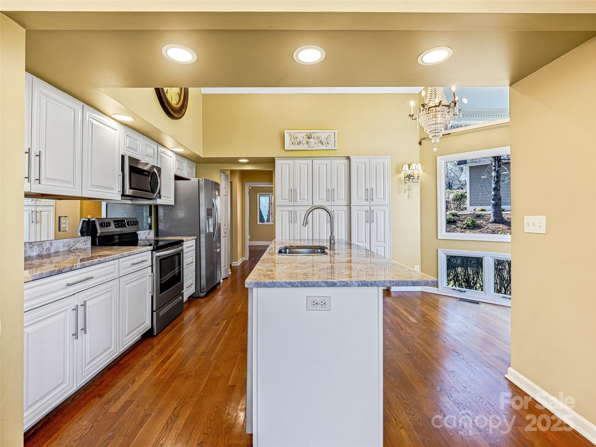 140 Overlook Drive Flat Rock, NC 28731 - Photo 15 of 48