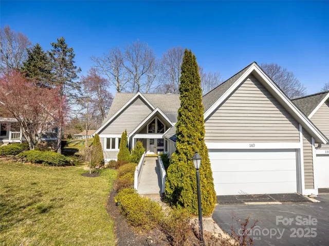 $600,000 | 140 Overlook Drive, Flat Rock, NC 28731