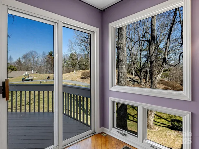 $600,000 | 140 Overlook Drive, Flat Rock, NC 28731