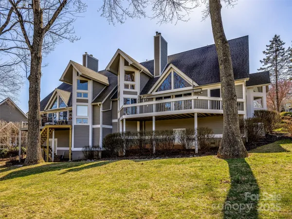 $600,000 | 140 Overlook Drive, Flat Rock, NC 28731