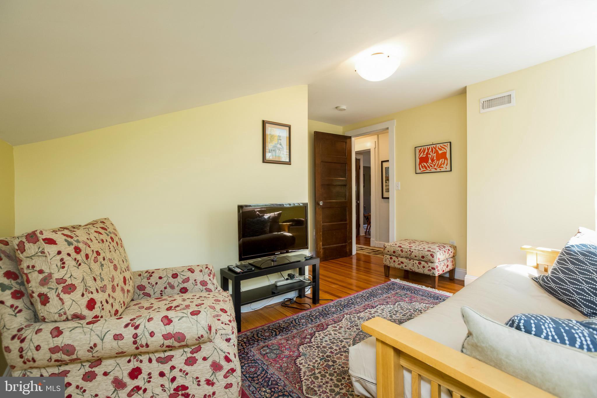 722 Brookwood Road Baltimore, MD 21229 - Photo 20 of 28 Bedroom