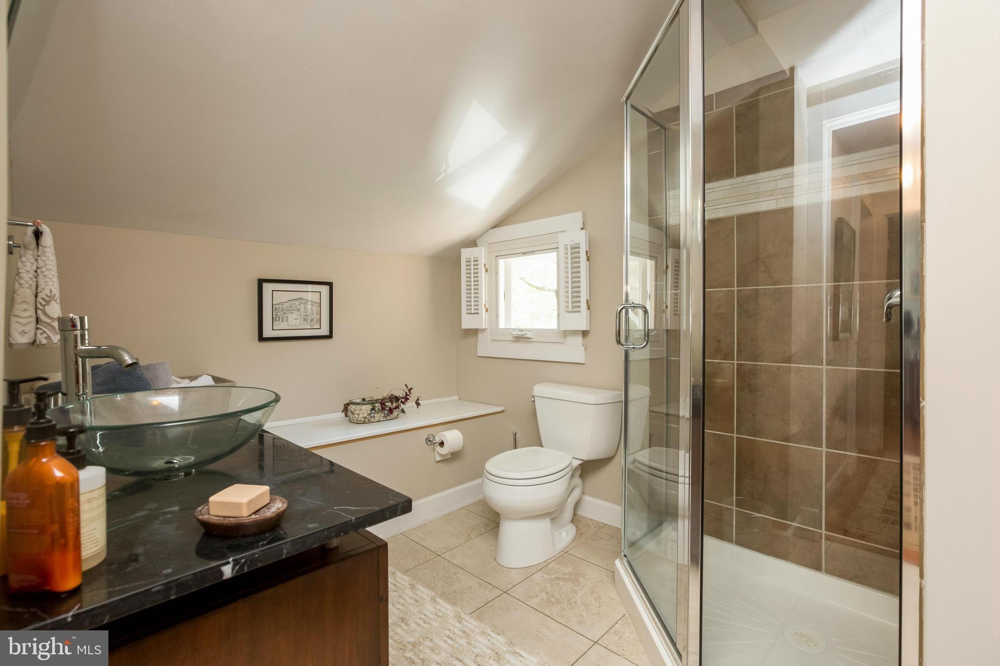 722 Brookwood Road Baltimore, MD 21229 - Photo 21 of 28 Bath