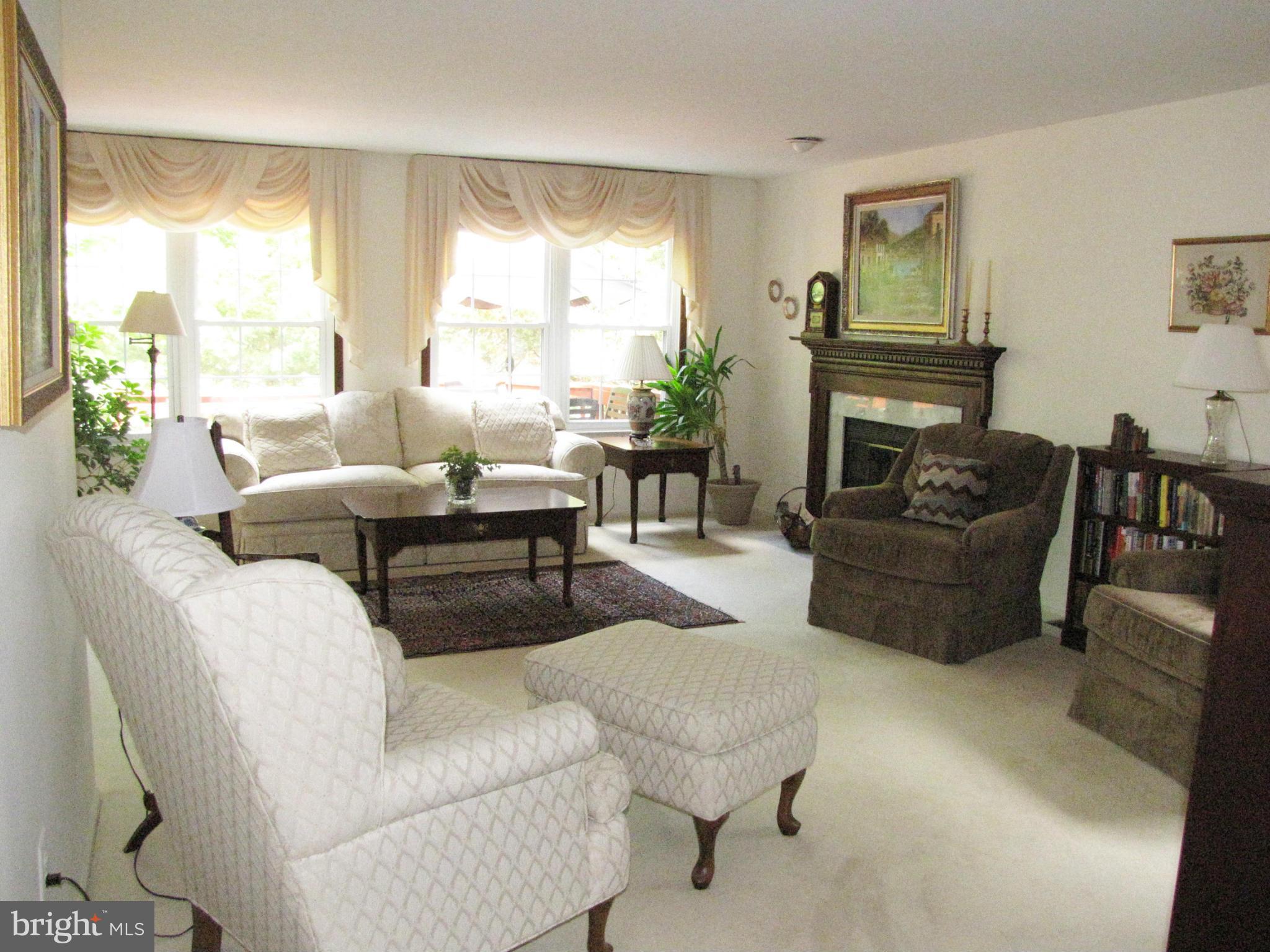 7359 Kindler Road Columbia, MD 21046 - Photo 3 of 27 Living Room