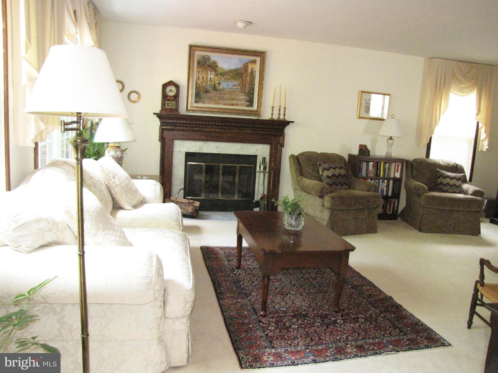 7359 Kindler Road Columbia, MD 21046 - Photo 5 of 27 Living Room