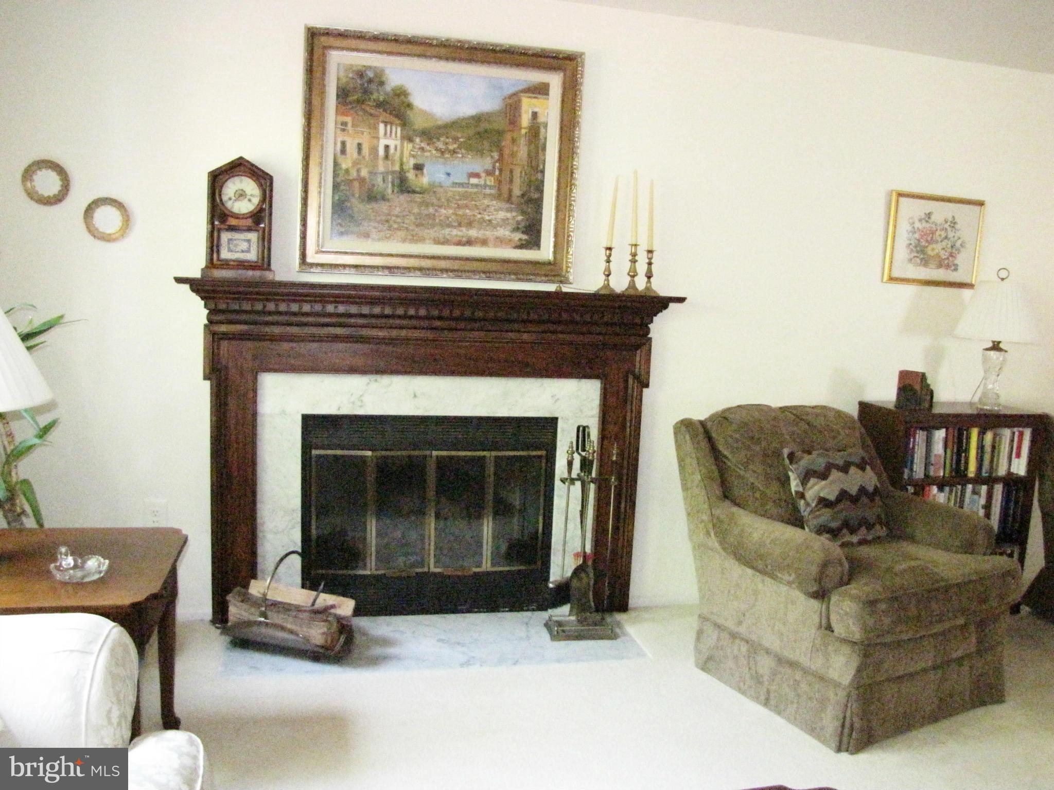 7359 Kindler Road Columbia, MD 21046 - Photo 6 of 27 Living Room