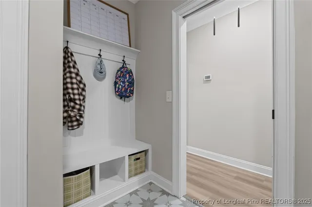 a view of an entryway with wall