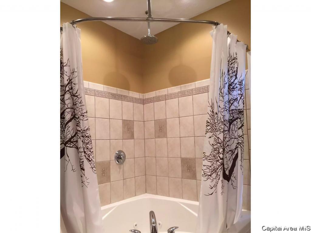 4055 Timber Ridge Road Cantrall, IL 62625 - Photo 12 of 26 Gallery Image 12