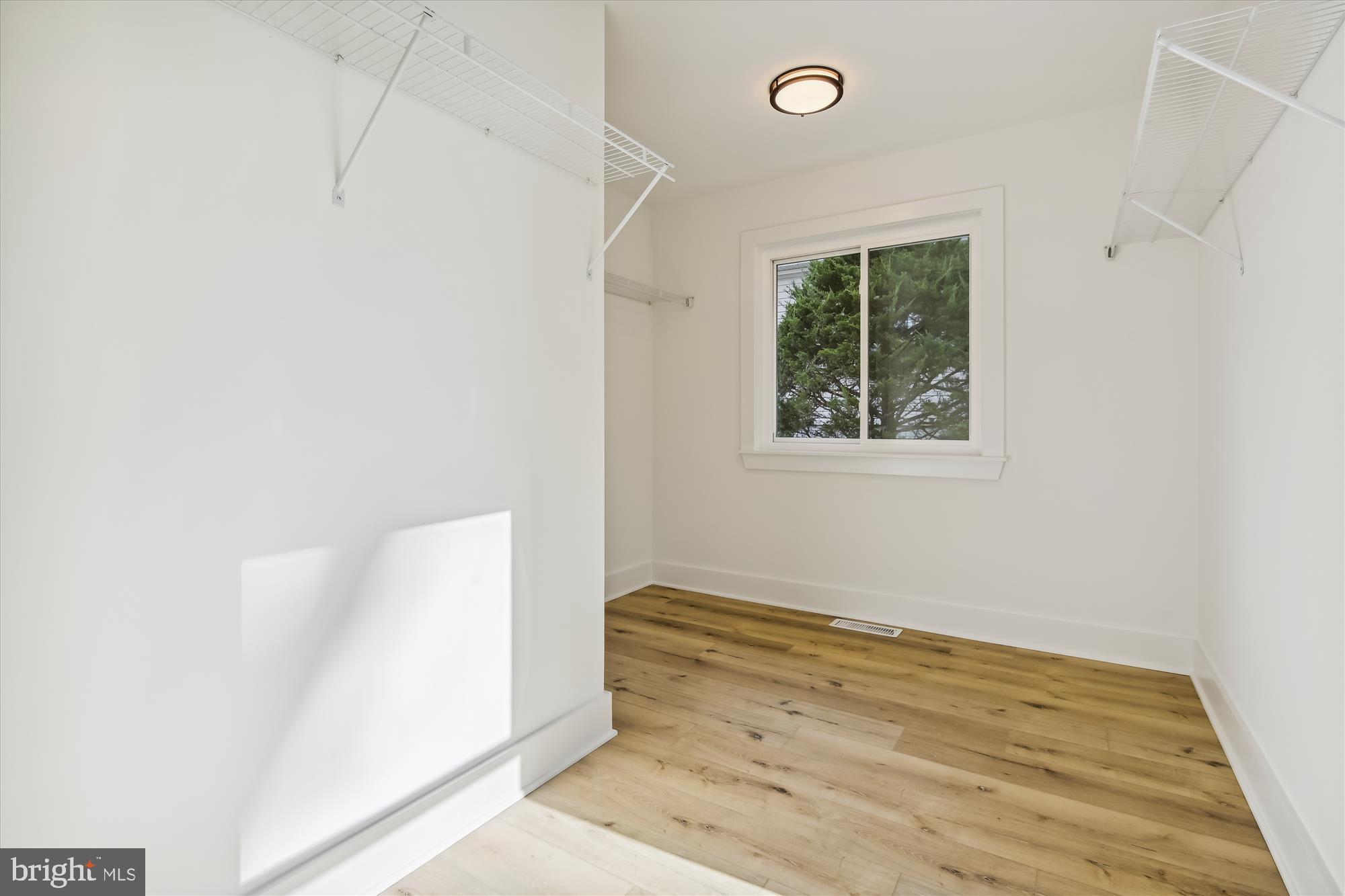 2234 Mulberry Hill Road Annapolis, MD 21409 - Photo 21 of 31 Walk In Closet