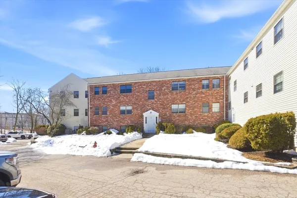 $2,200 | 8 Jackson Street, Unit B1, Quincy, MA 02169