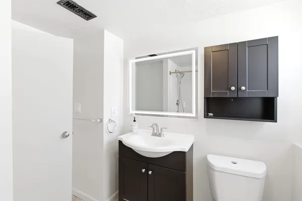 $2,200 | 8 Jackson Street, Unit B1, Quincy, MA 02169