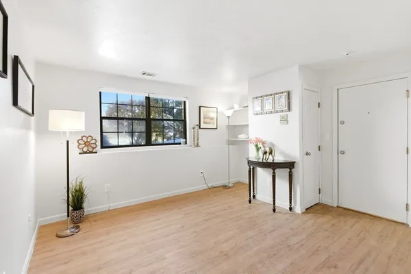 $2,200 | 8 Jackson Street, Unit B1, Quincy, MA 02169