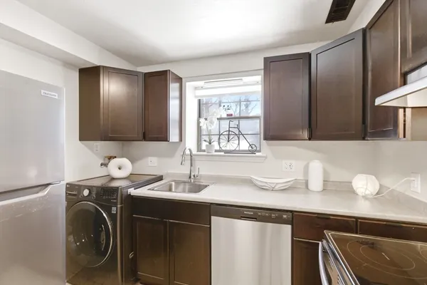 $2,200 | 8 Jackson Street, Unit B1, Quincy, MA 02169