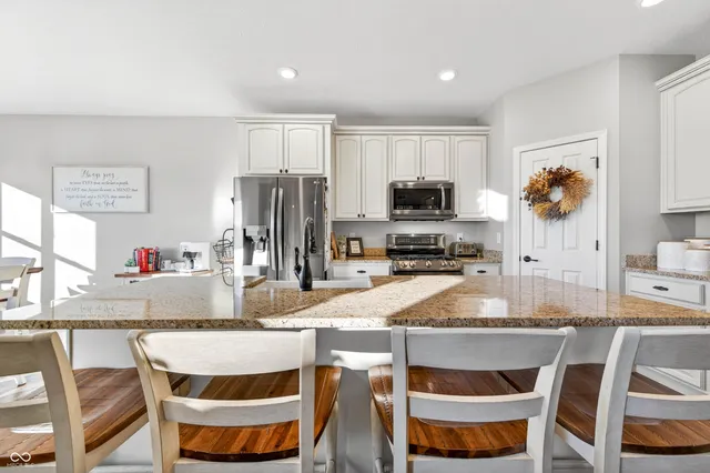 $750,000 | 6628 South 125 West, Trafalgar, IN 46181