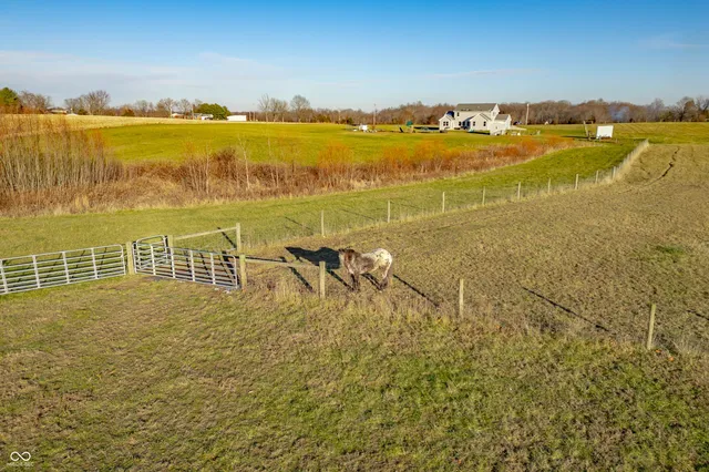 $750,000 | 6628 South 125 West, Trafalgar, IN 46181