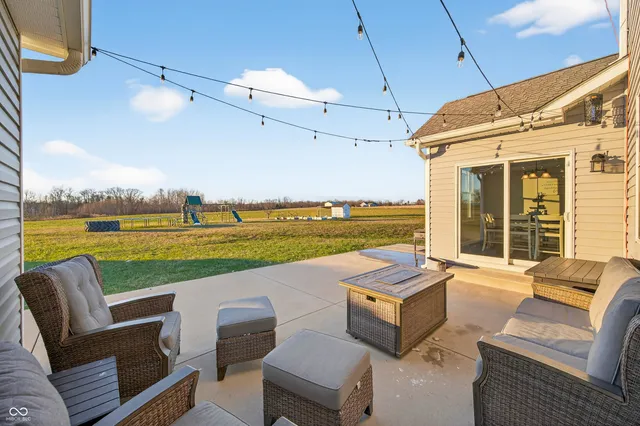 $750,000 | 6628 South 125 West, Trafalgar, IN 46181