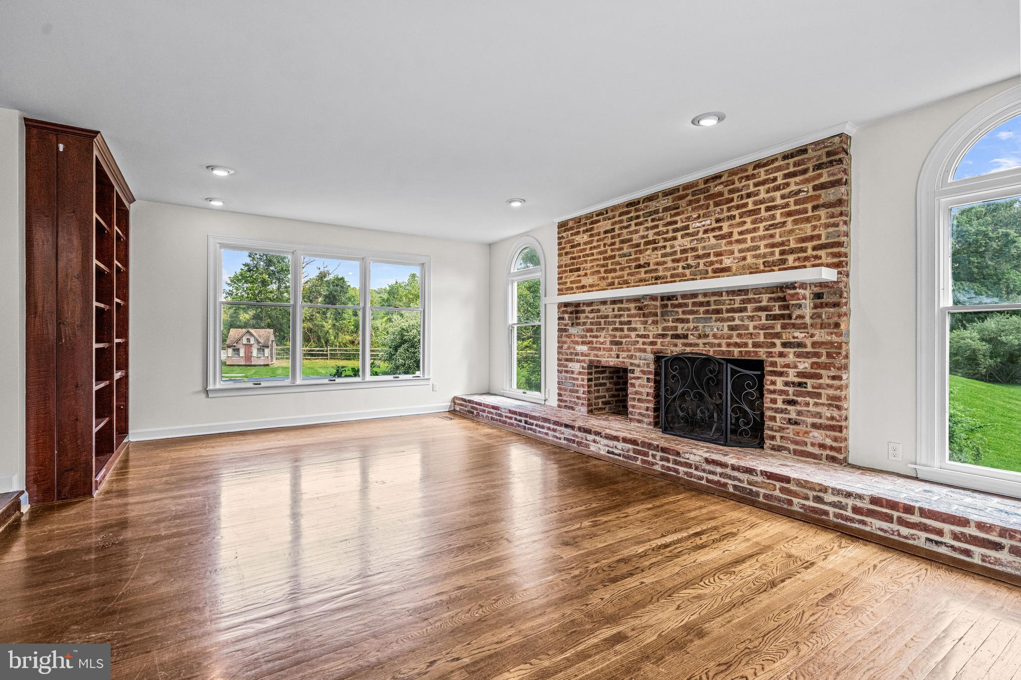 3315 North Sugan Road New Hope, PA 18938 - Photo 11 of 35 Family Room