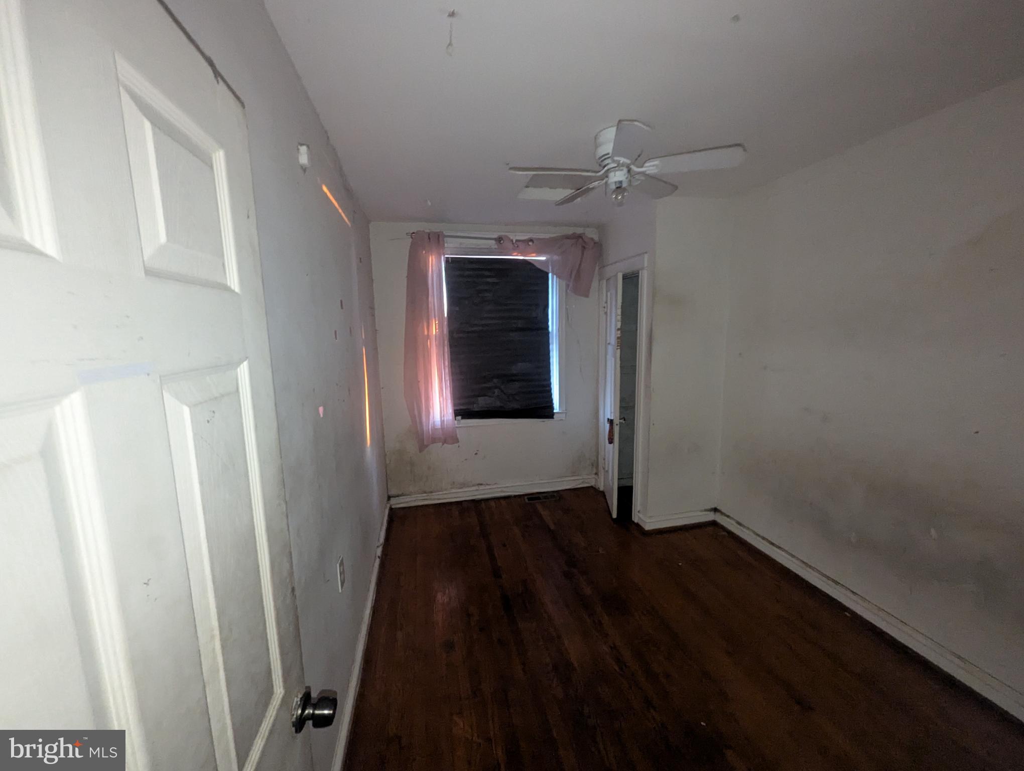 3602 Chesterfield Avenue Baltimore, MD 21213 - Photo 27 of 37 Spacious room with natural light potential.