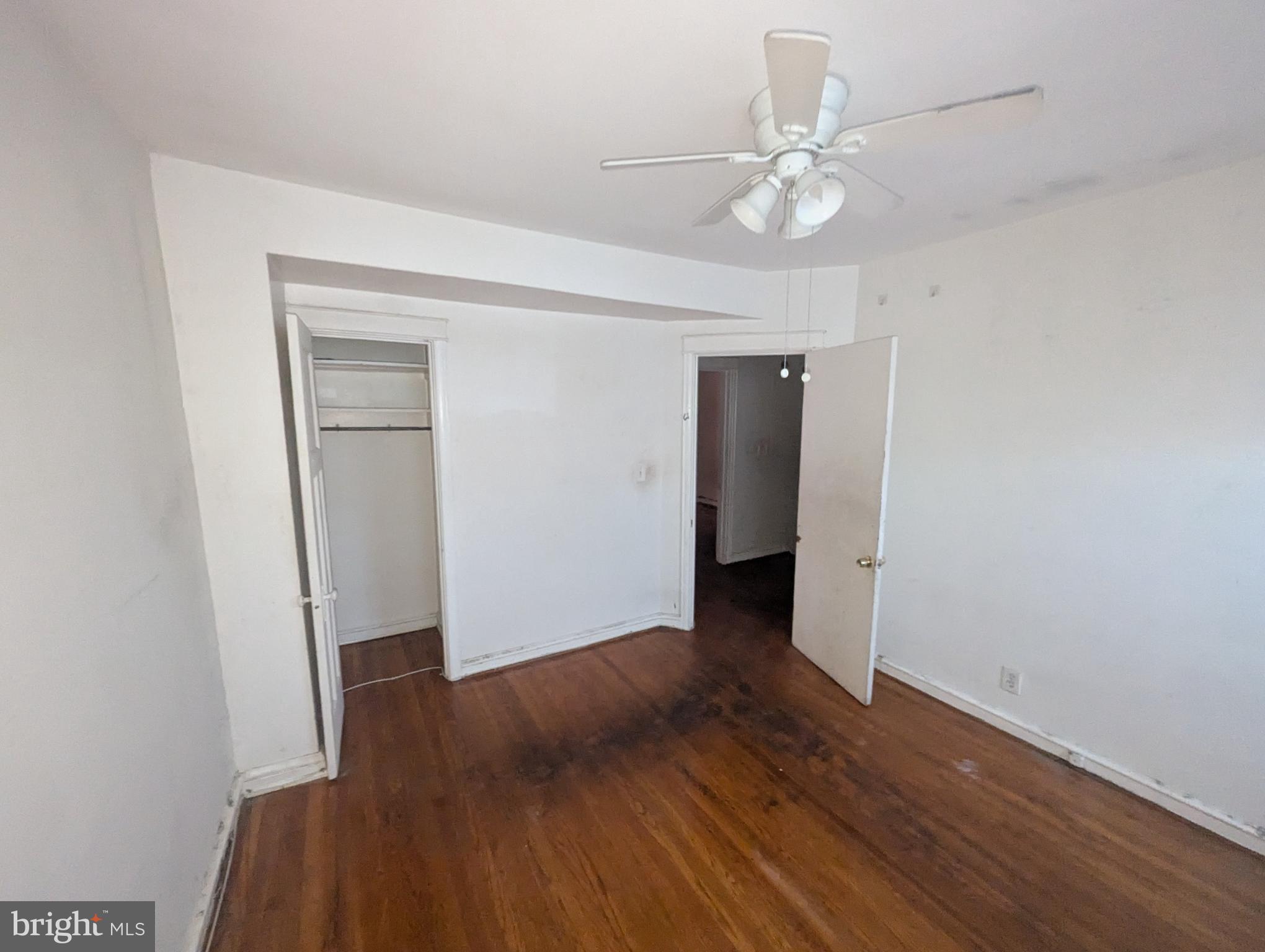 3602 Chesterfield Avenue Baltimore, MD 21213 - Photo 32 of 37 Spacious room with natural light and charm.