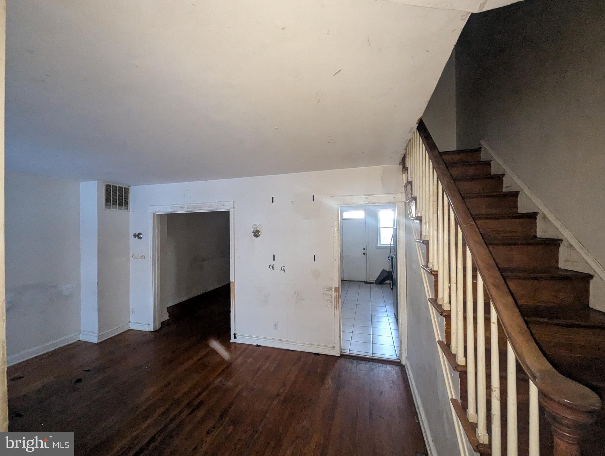 3602 Chesterfield Avenue Baltimore, MD 21213 - Photo 4 of 37 Spacious entryway with charming staircase.