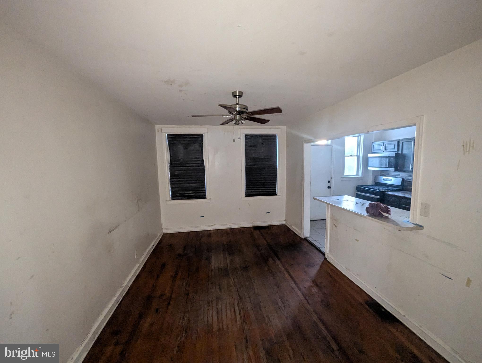 3602 Chesterfield Avenue Baltimore, MD 21213 - Photo 9 of 37 Spacious room with potential for creativity.