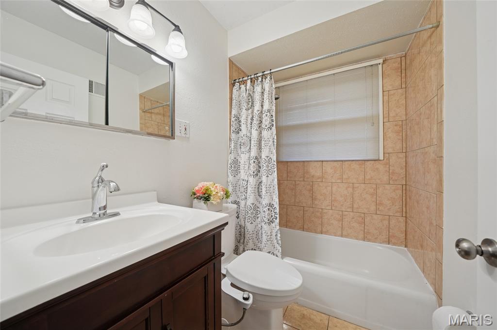 145 Ruth Drive Florissant, MO 63031 - Photo 13 of 27