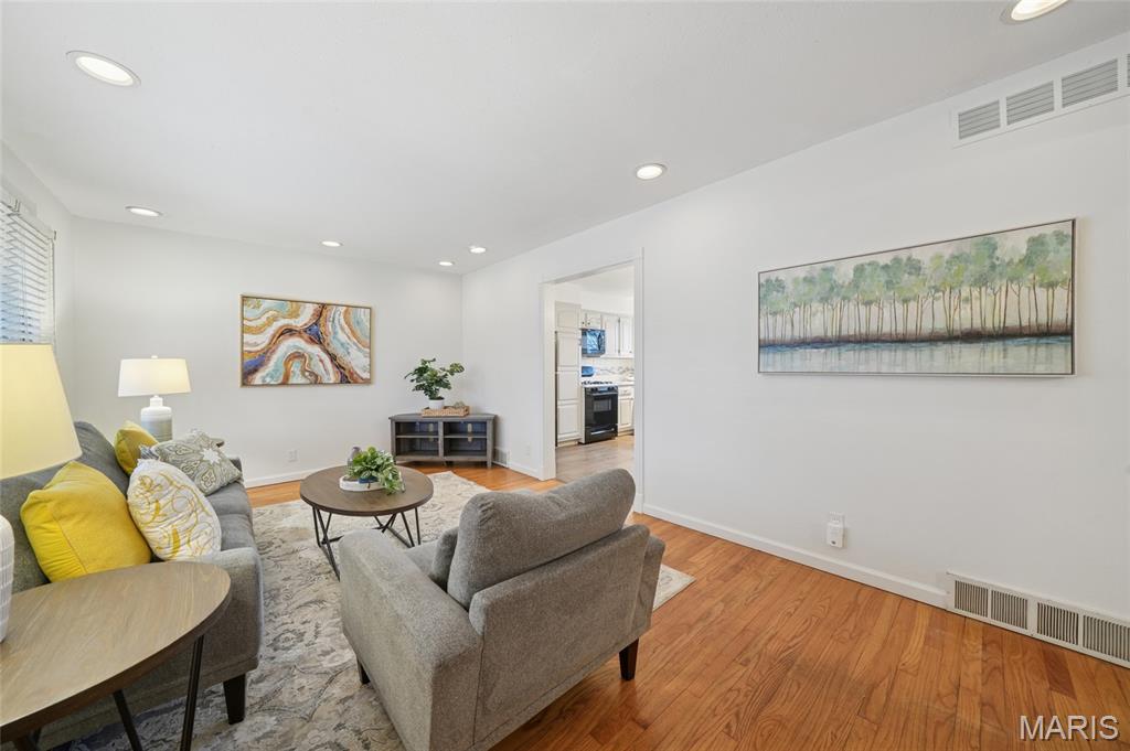 145 Ruth Drive Florissant, MO 63031 - Photo 7 of 27