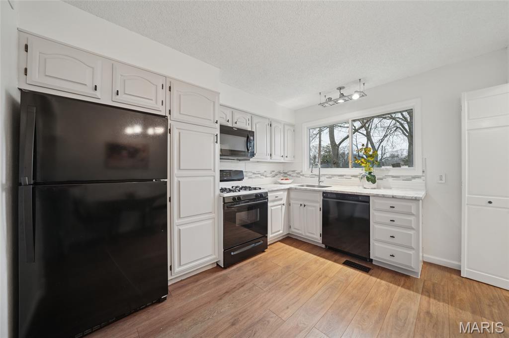 145 Ruth Drive Florissant, MO 63031 - Photo 8 of 27