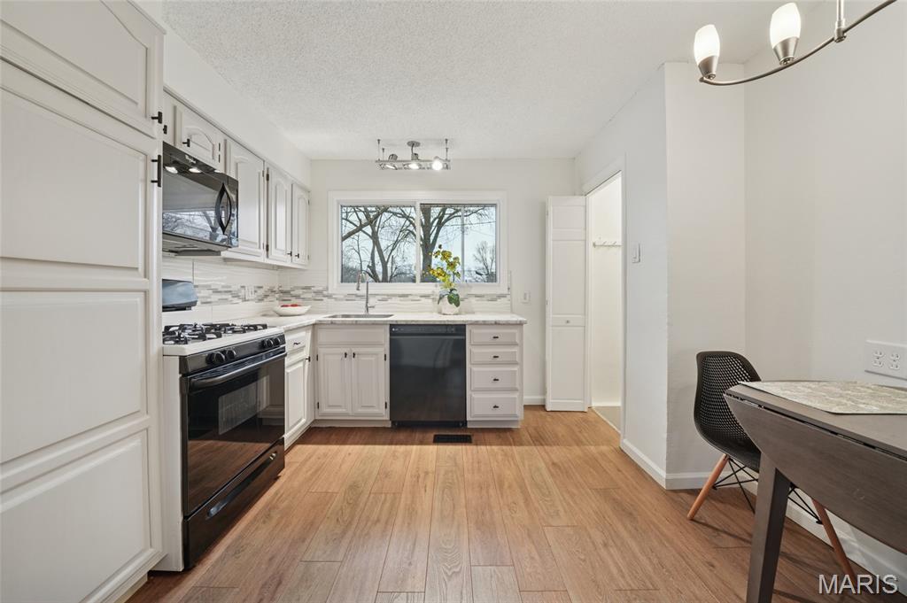 145 Ruth Drive Florissant, MO 63031 - Photo 9 of 27