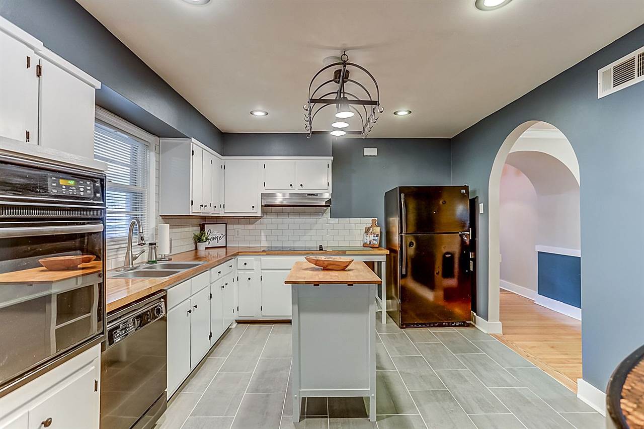 1490 Mt Moriah Road Memphis, TN 38117 - Photo 2 of 19 Gallery Image 2