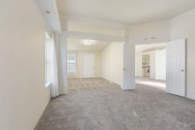 $425,000 | 70 North 750 West, Paul, ID 83347