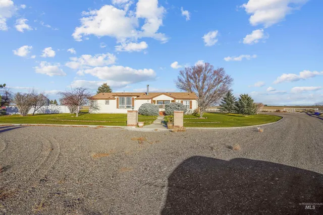 $425,000 | 70 North 750 West, Paul, ID 83347