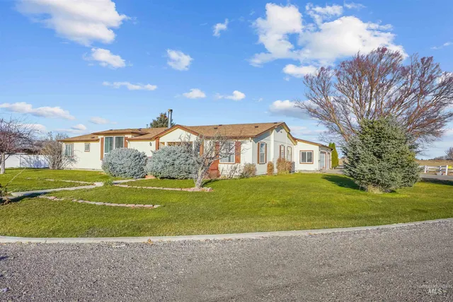 $425,000 | 70 North 750 West, Paul, ID 83347